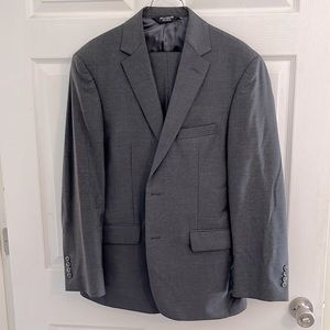 Grey Suit Joes. A Bank. 40R, 34/30 pants.